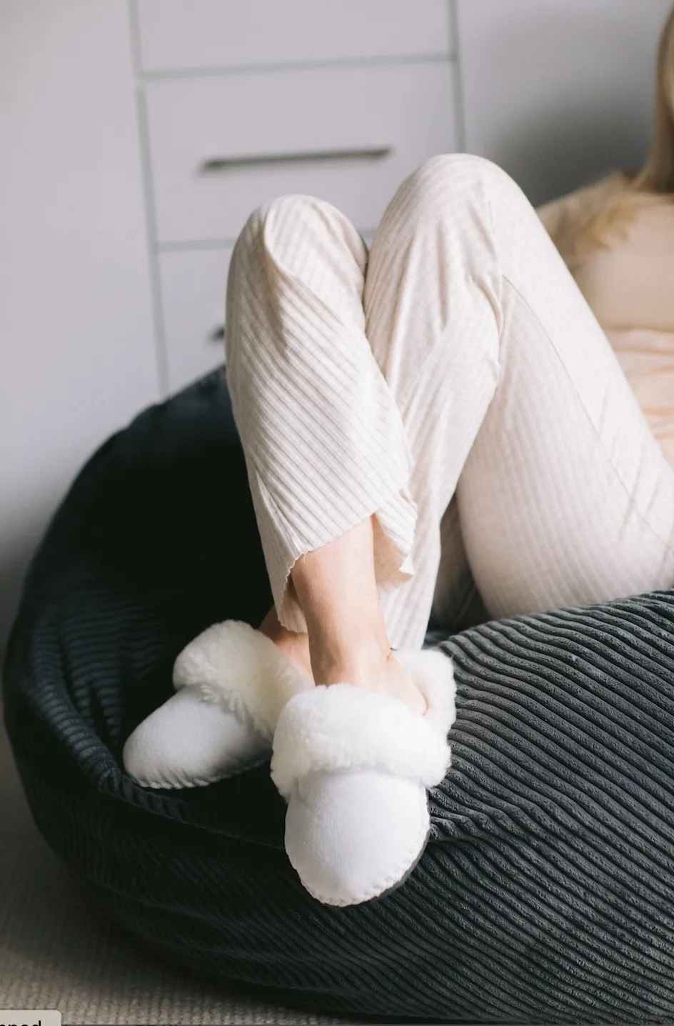 Adult Slip-on Slipper | Lions Head Range | Natural