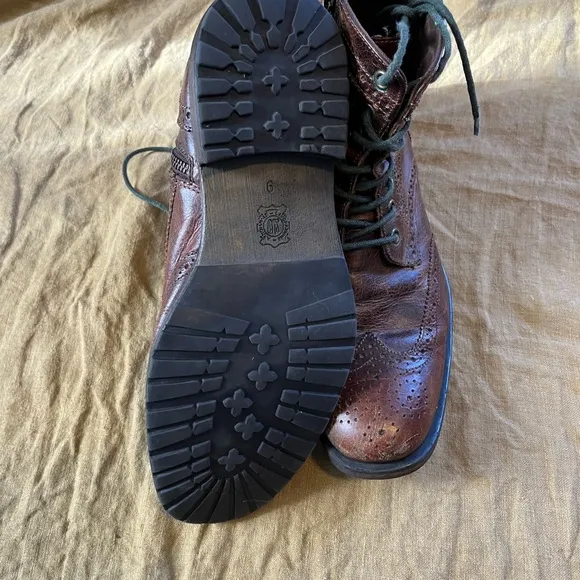 Aston Grey Staten Wingtip Boot men’s size 9