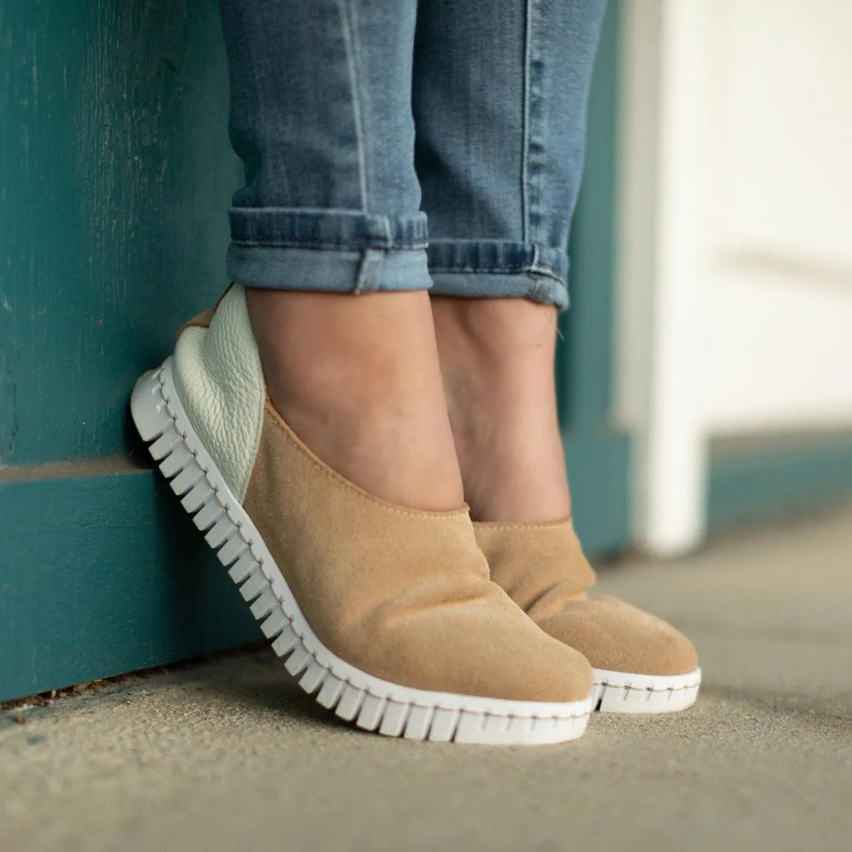 BENDY Women's tan flat shoes - Italian Leather