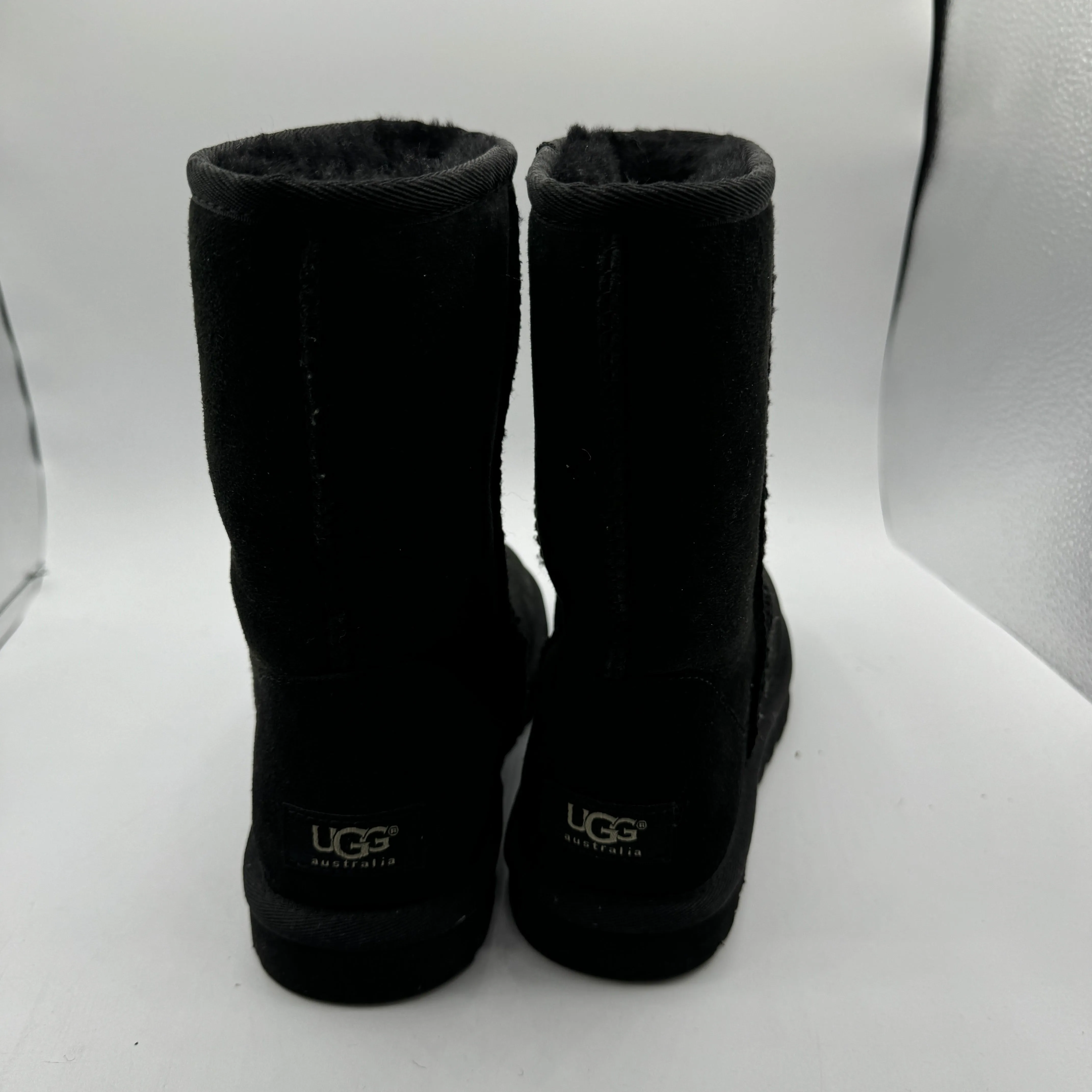Boots Ankle Flats By Ugg In Black, Size: 8