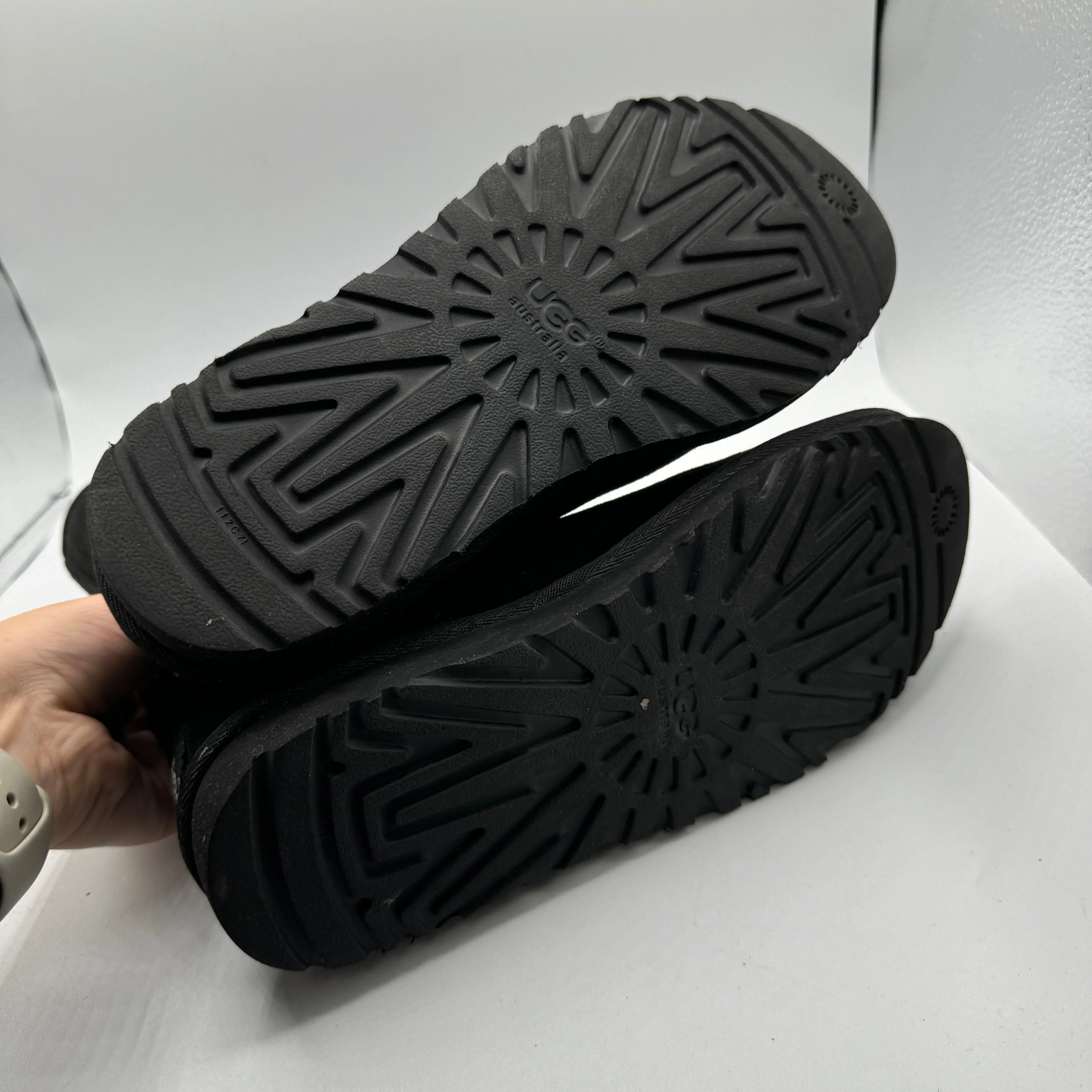 Boots Ankle Flats By Ugg In Black, Size: 8