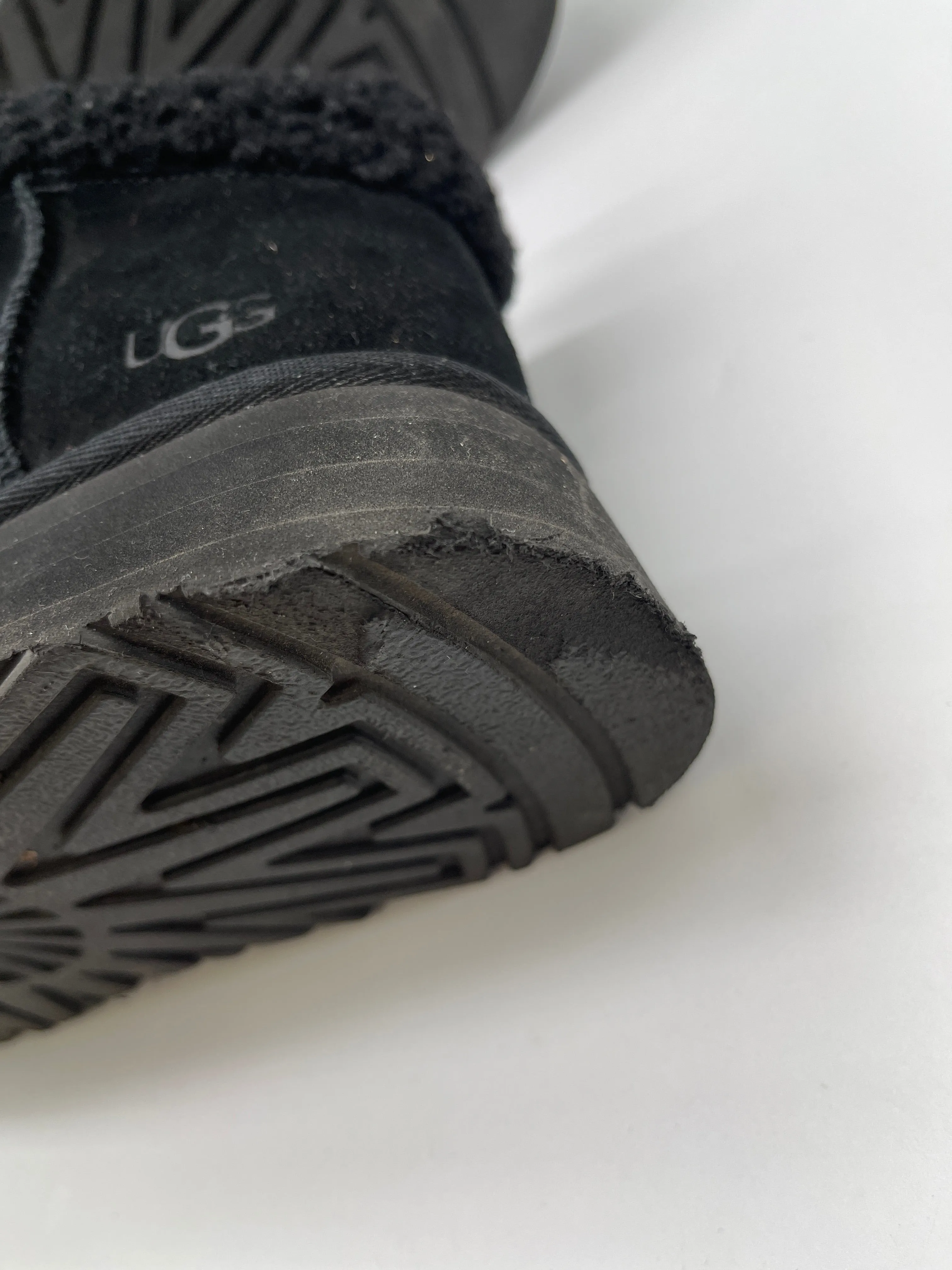 Boots Designer By Ugg In Black, Size: 9
