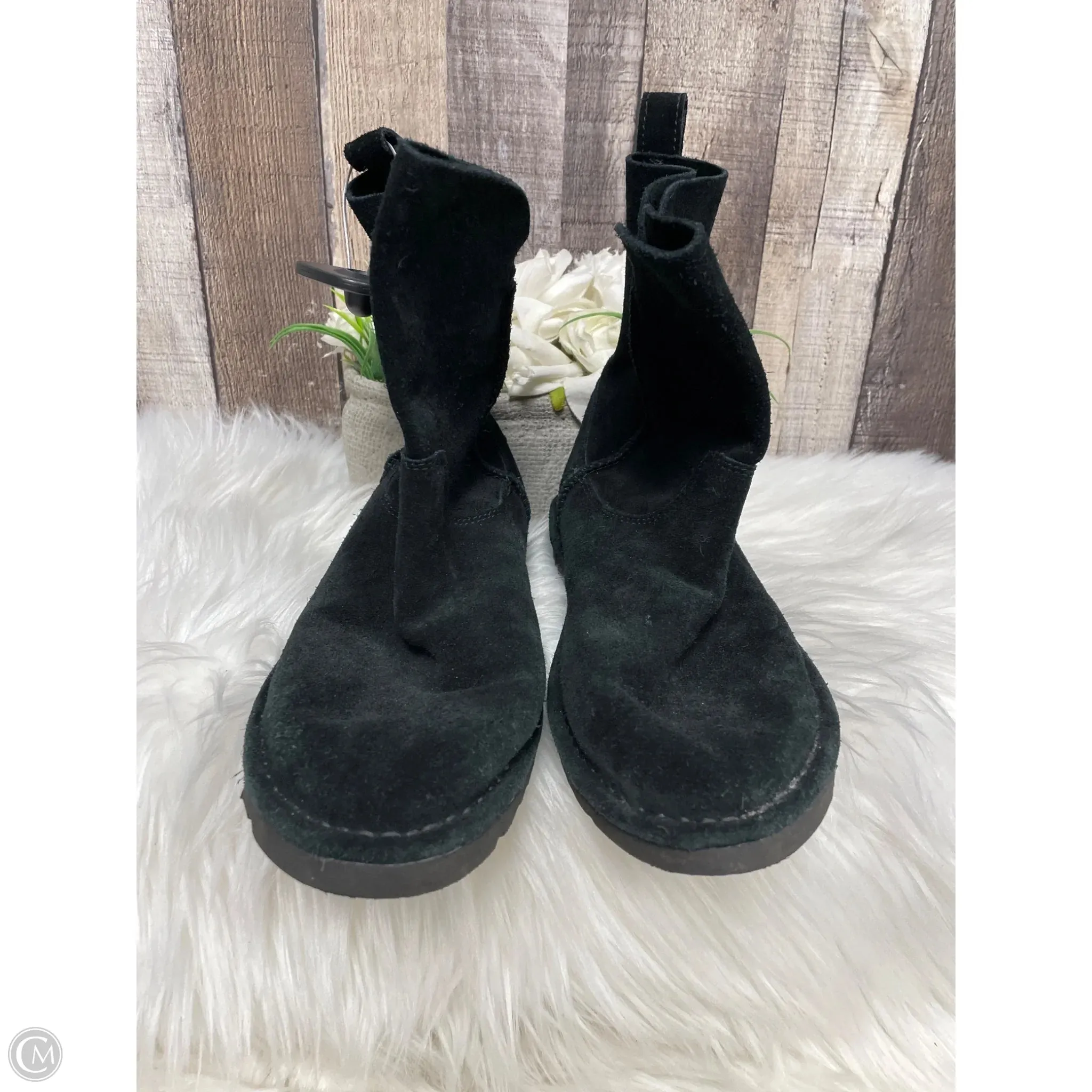 Boots Designer By Ugg In Black, Size: 9