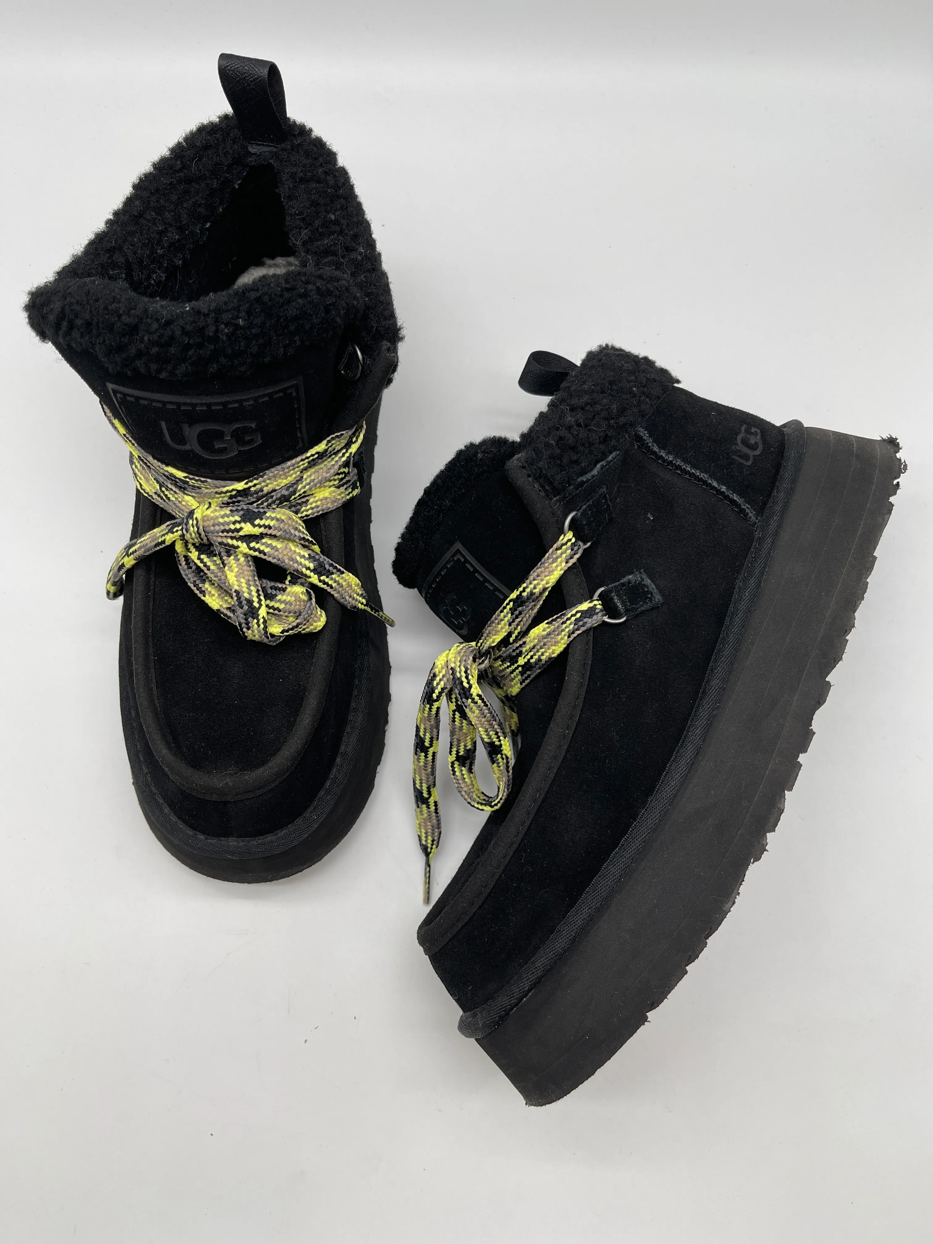 Boots Designer By Ugg In Black, Size: 9