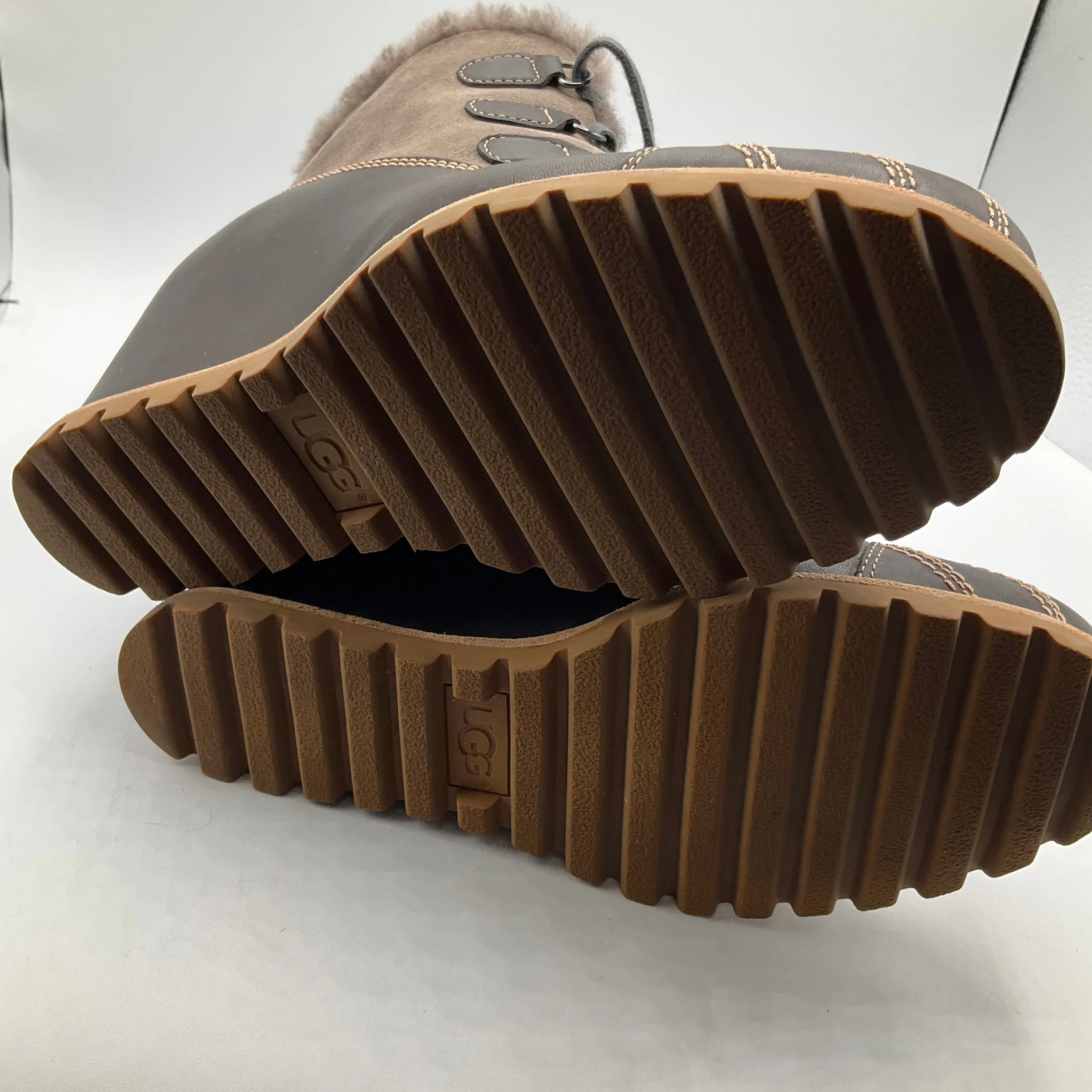 Boots Designer By Ugg In Grey, Size: 8