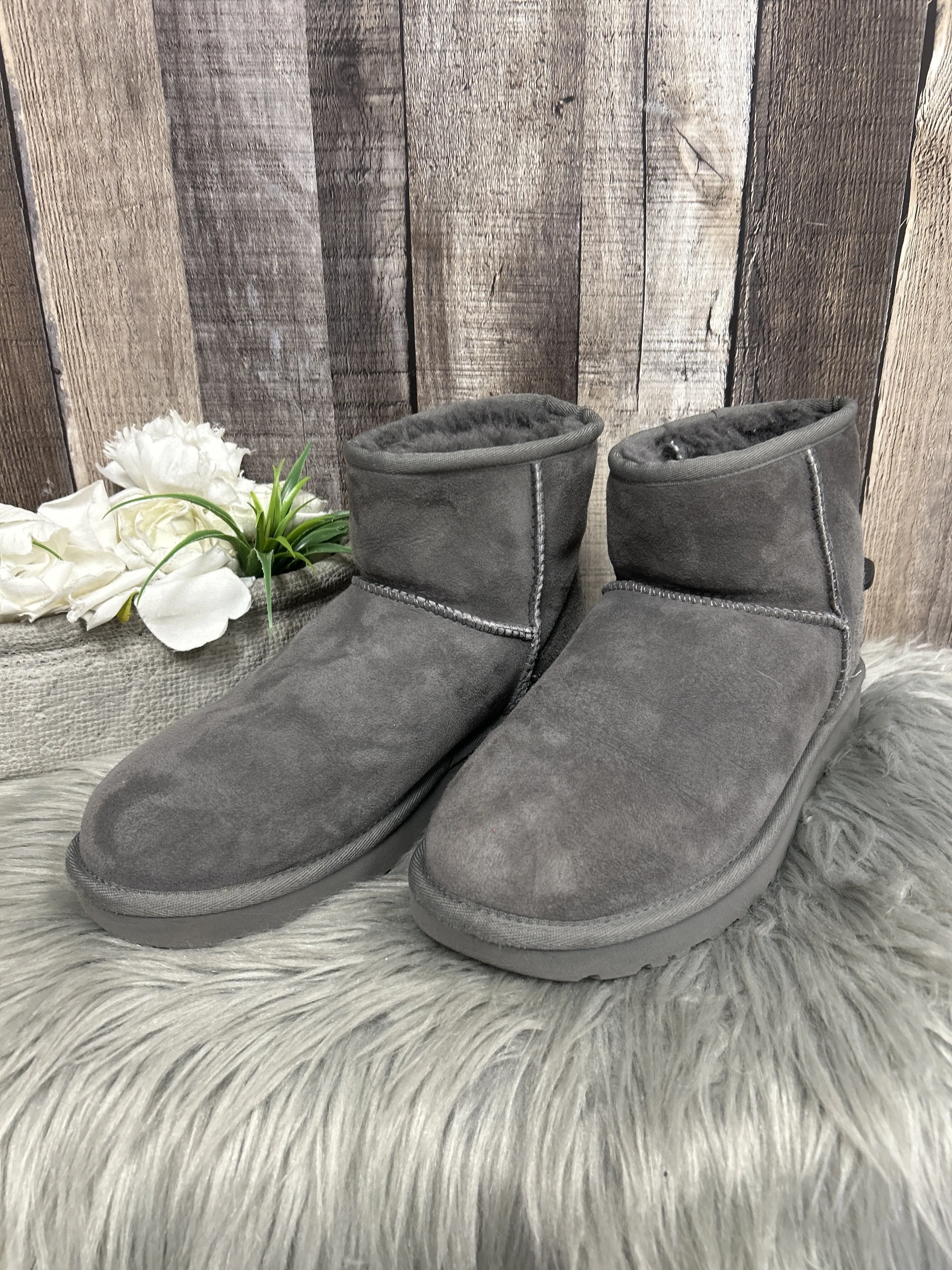 Boots Designer By Ugg  Size: 8