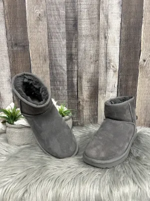 Boots Designer By Ugg  Size: 8