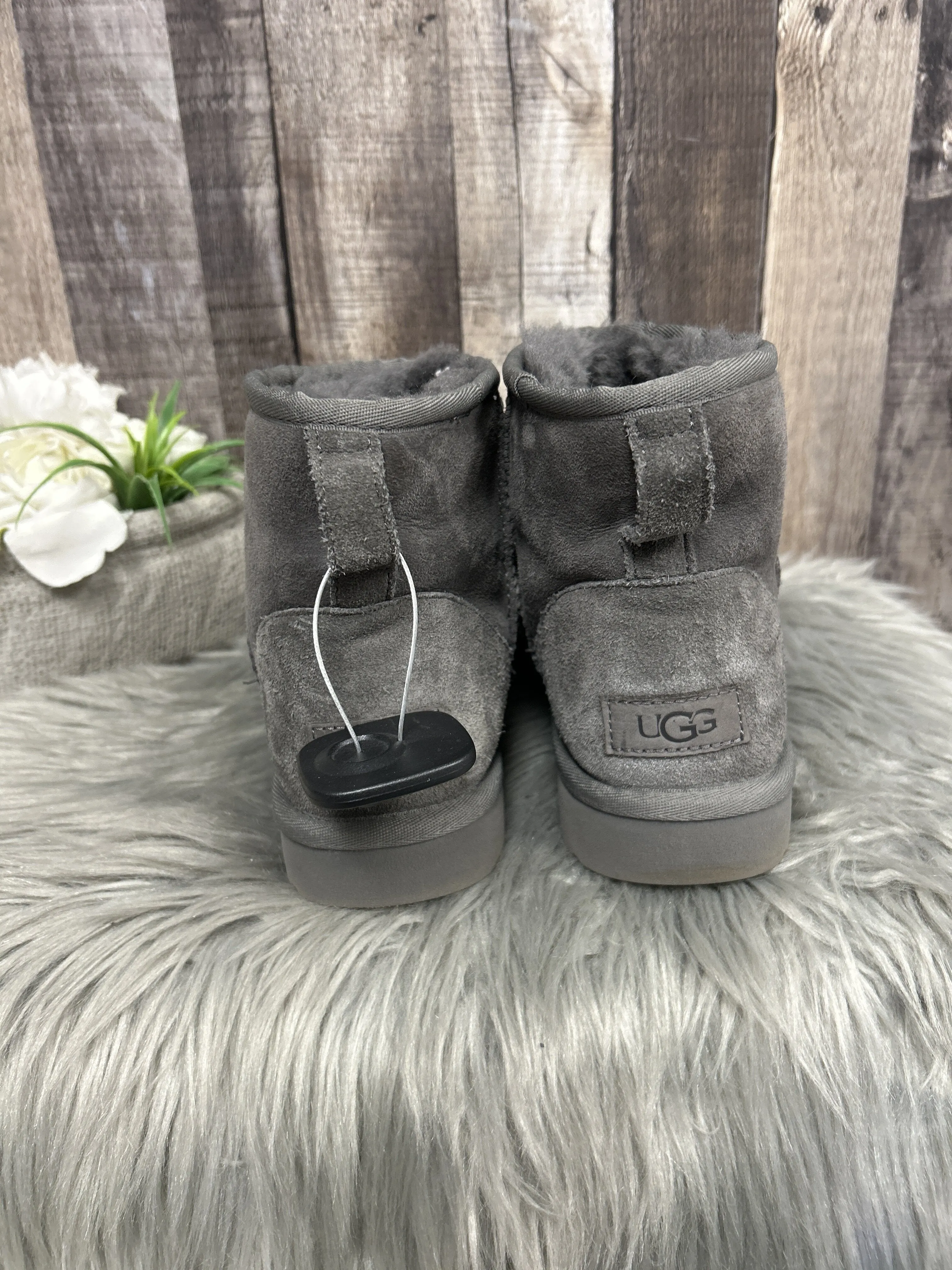 Boots Designer By Ugg  Size: 8