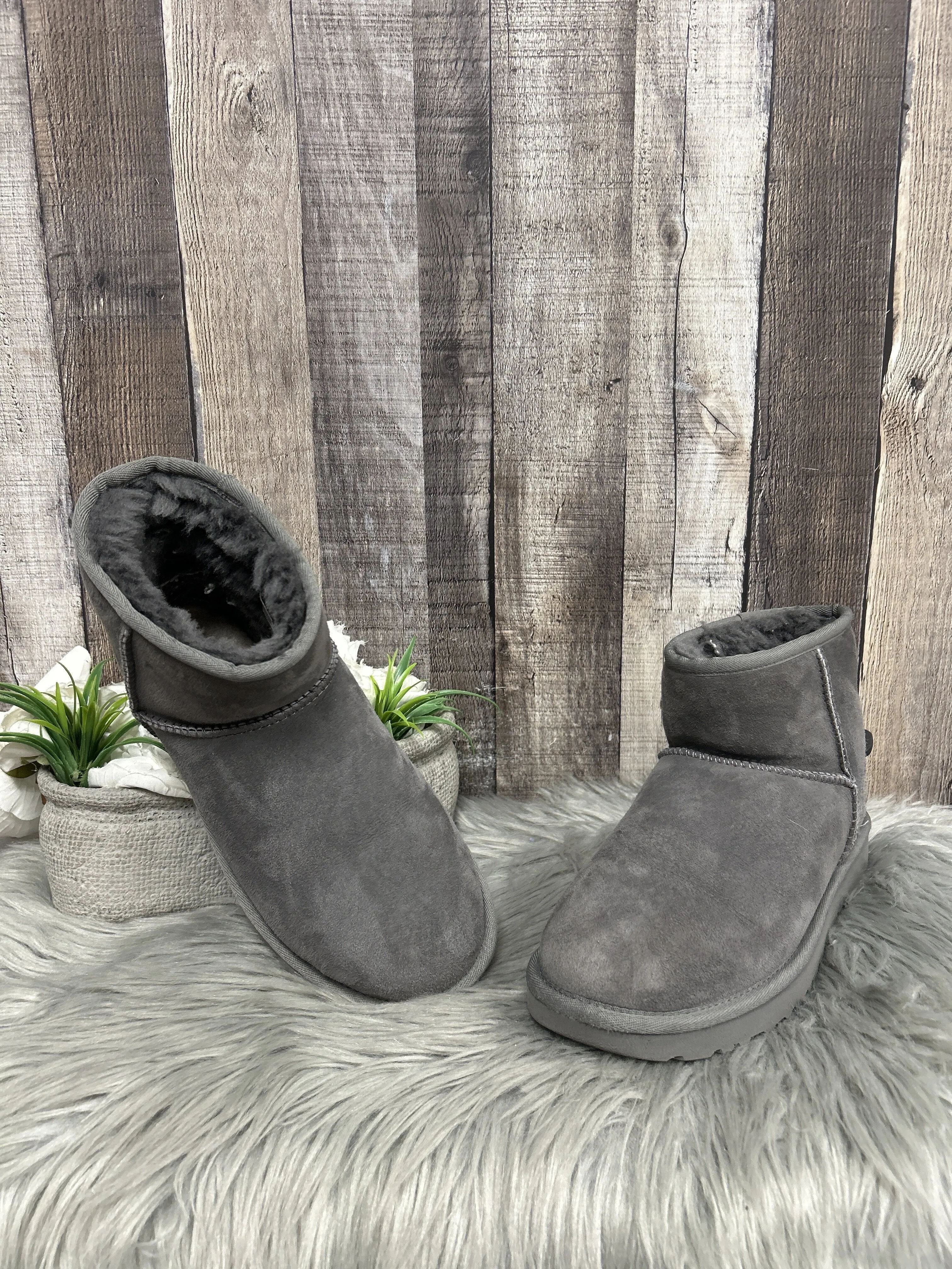 Boots Designer By Ugg  Size: 8