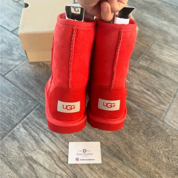 Brand New UGG Class II Boots Samba Red Big Kids