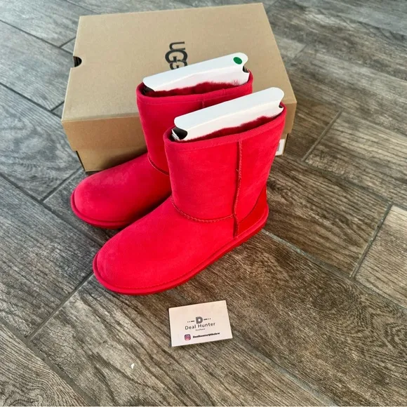 Brand New UGG Class II Boots Samba Red Big Kids