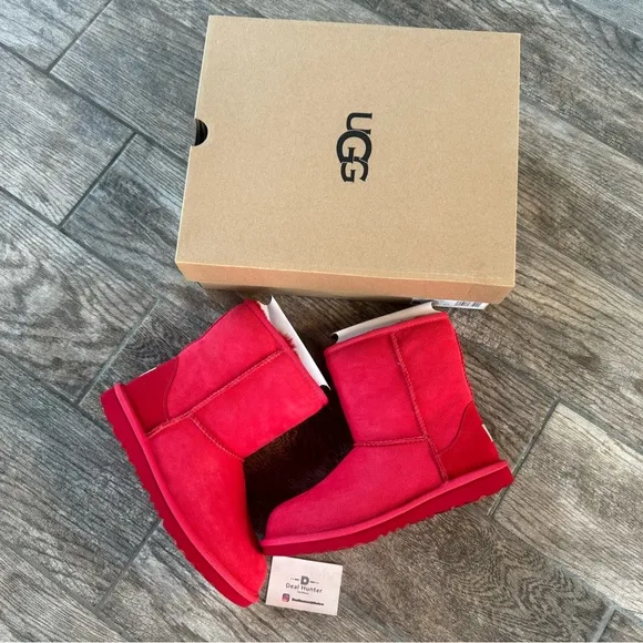 Brand New UGG Class II Boots Samba Red Big Kids
