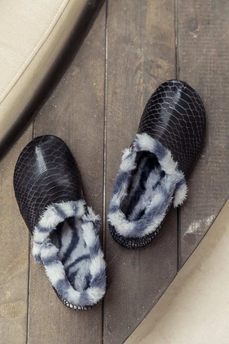 Fish Scales Embossed Woolen Lined Leather Loafer - Black