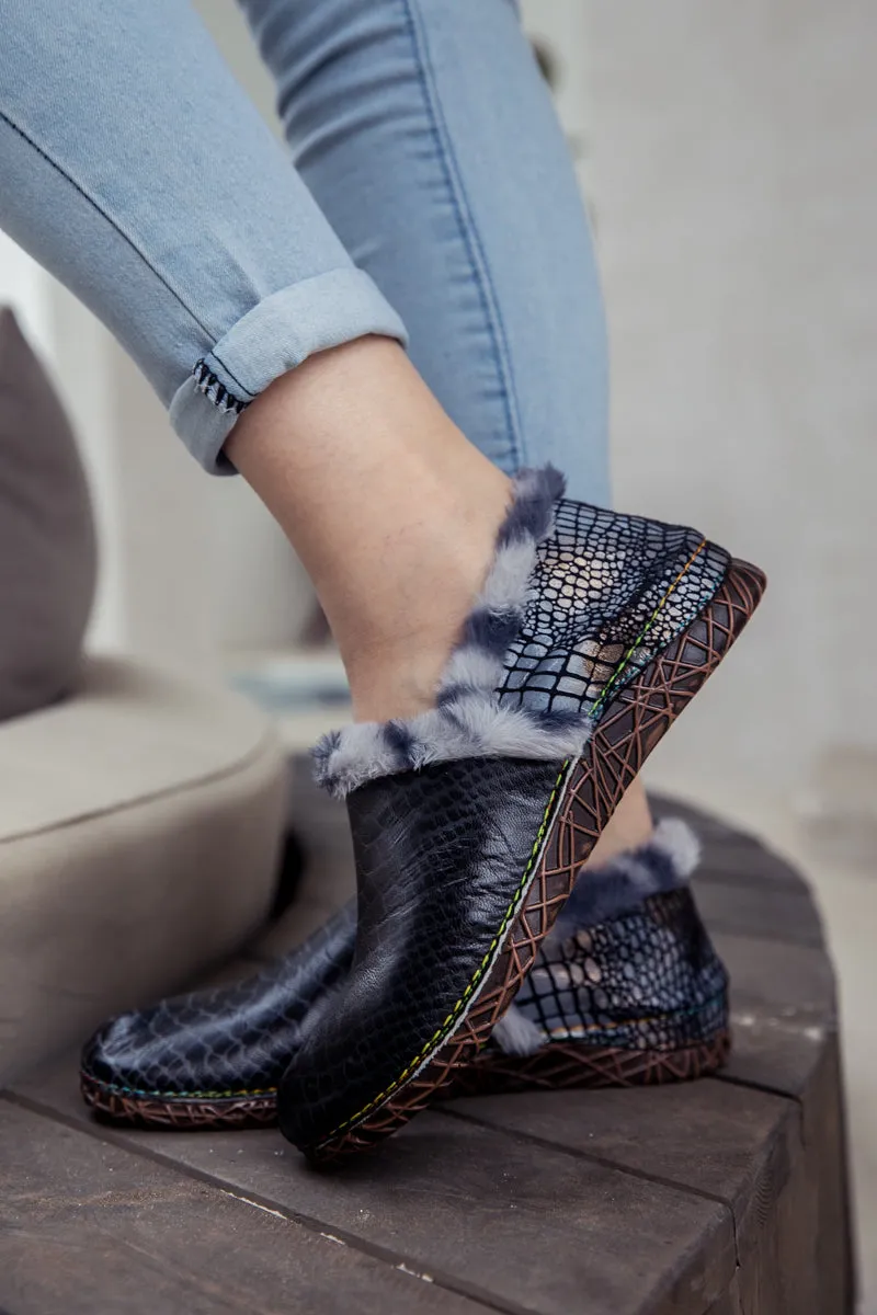 Fish Scales Embossed Woolen Lined Leather Loafer - Black