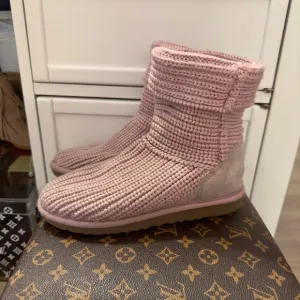 Girls Pink Knit Ugg Boots​