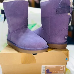 Girls UGG boots size (3)