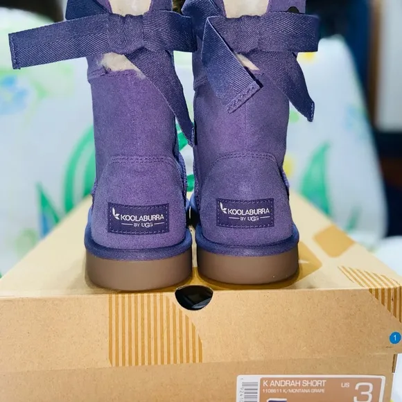 Girls UGG boots size (3)