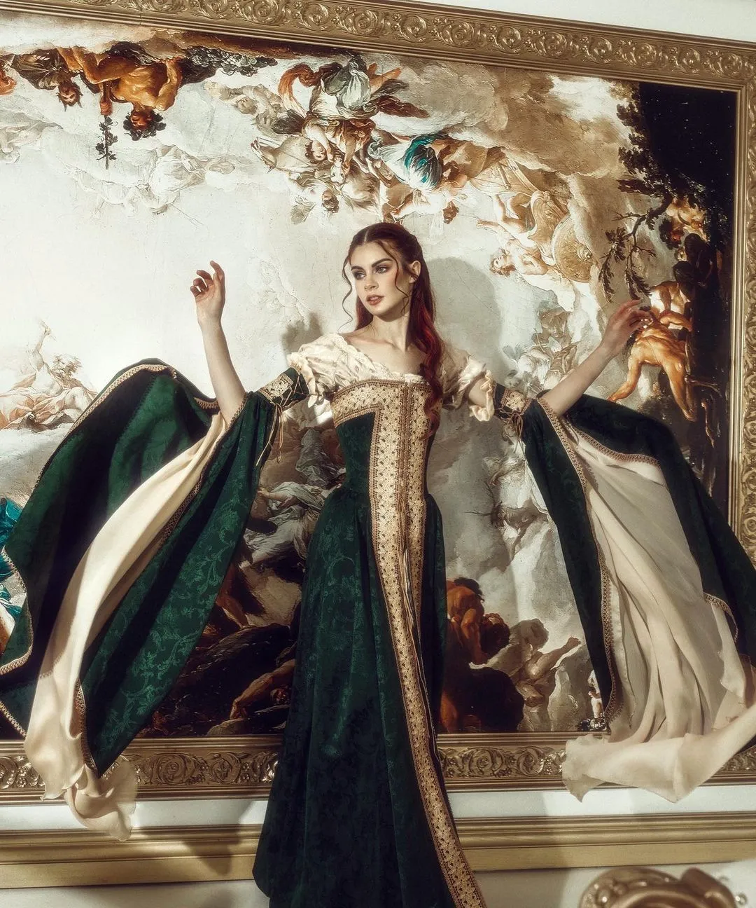 Italian renaissance courtesan dress