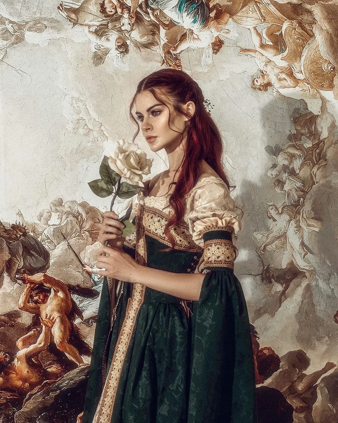 Italian renaissance courtesan dress
