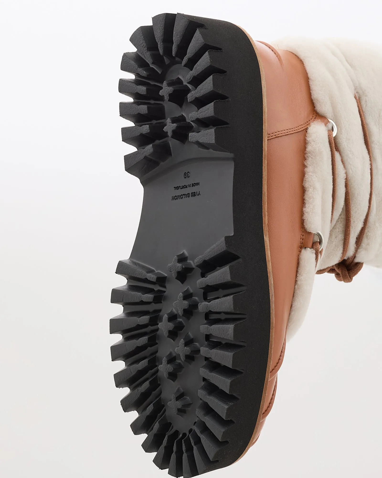 Lace-up mid-length boots in ironed Merino