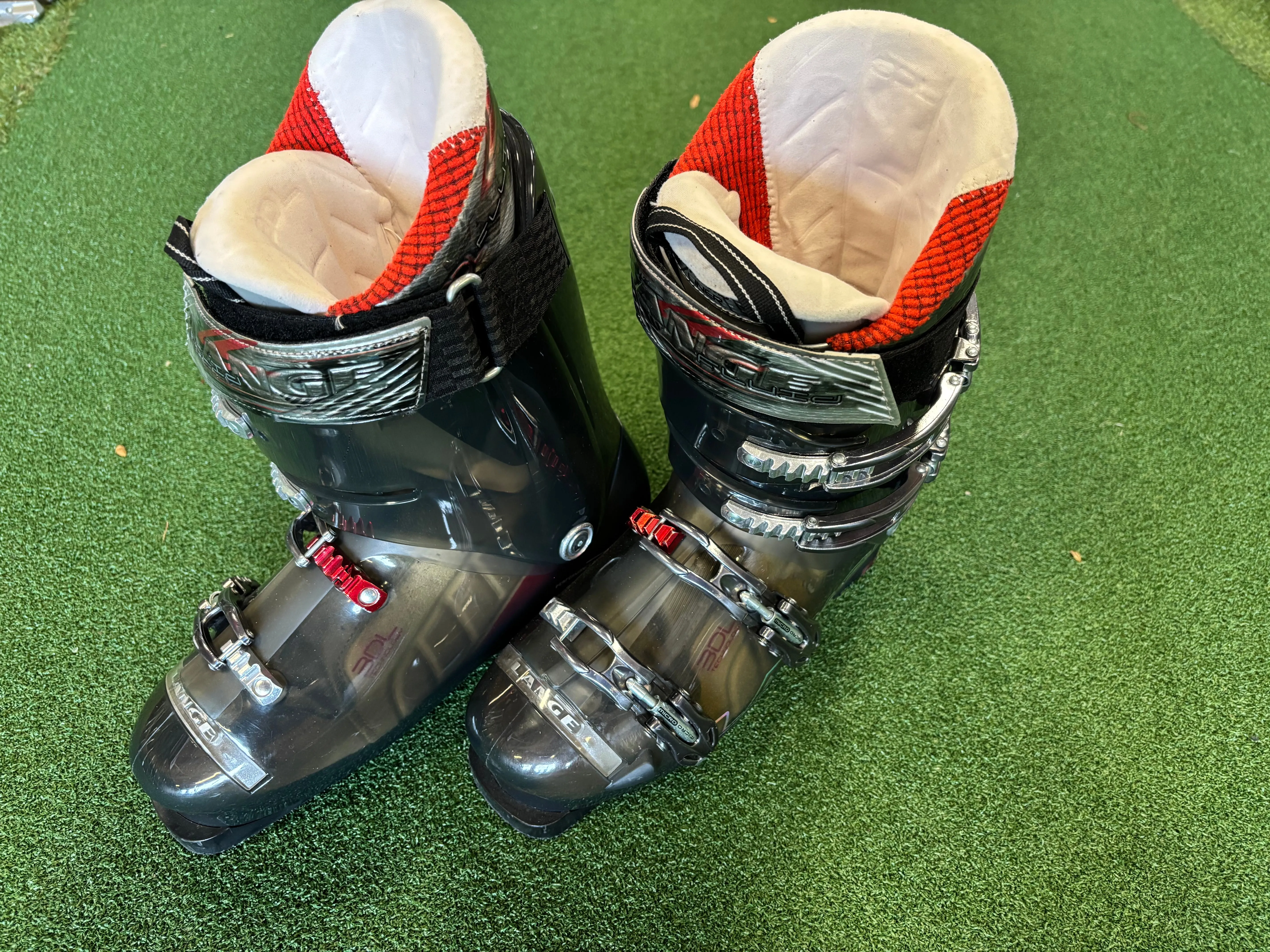 Lange Fluid 100 27cm Ski Boots *Excellent Condition