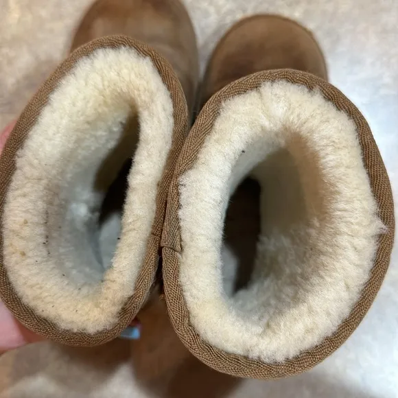 Little girls UGG boots size is out see pictures for measurements
