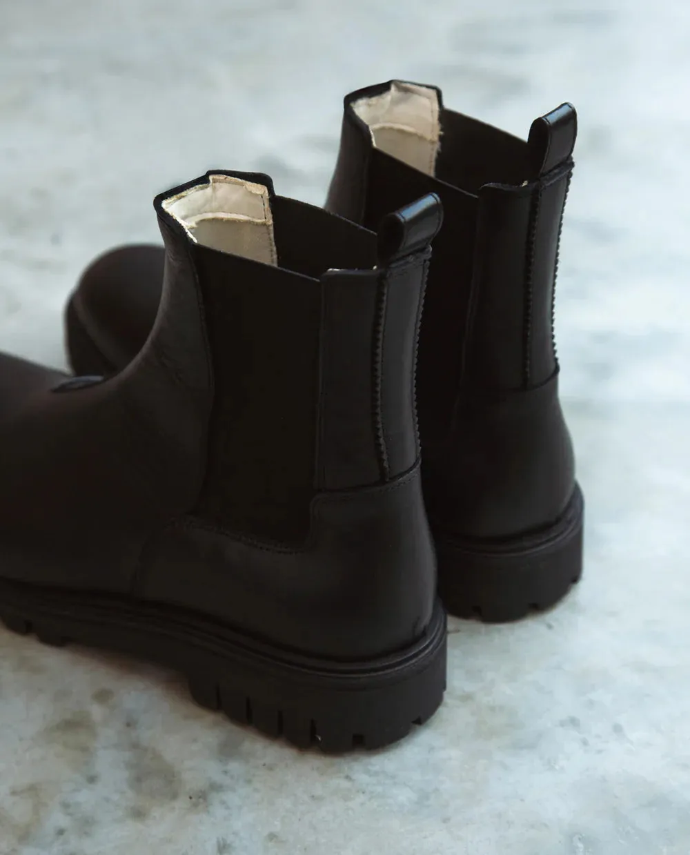 Milan leather boot black