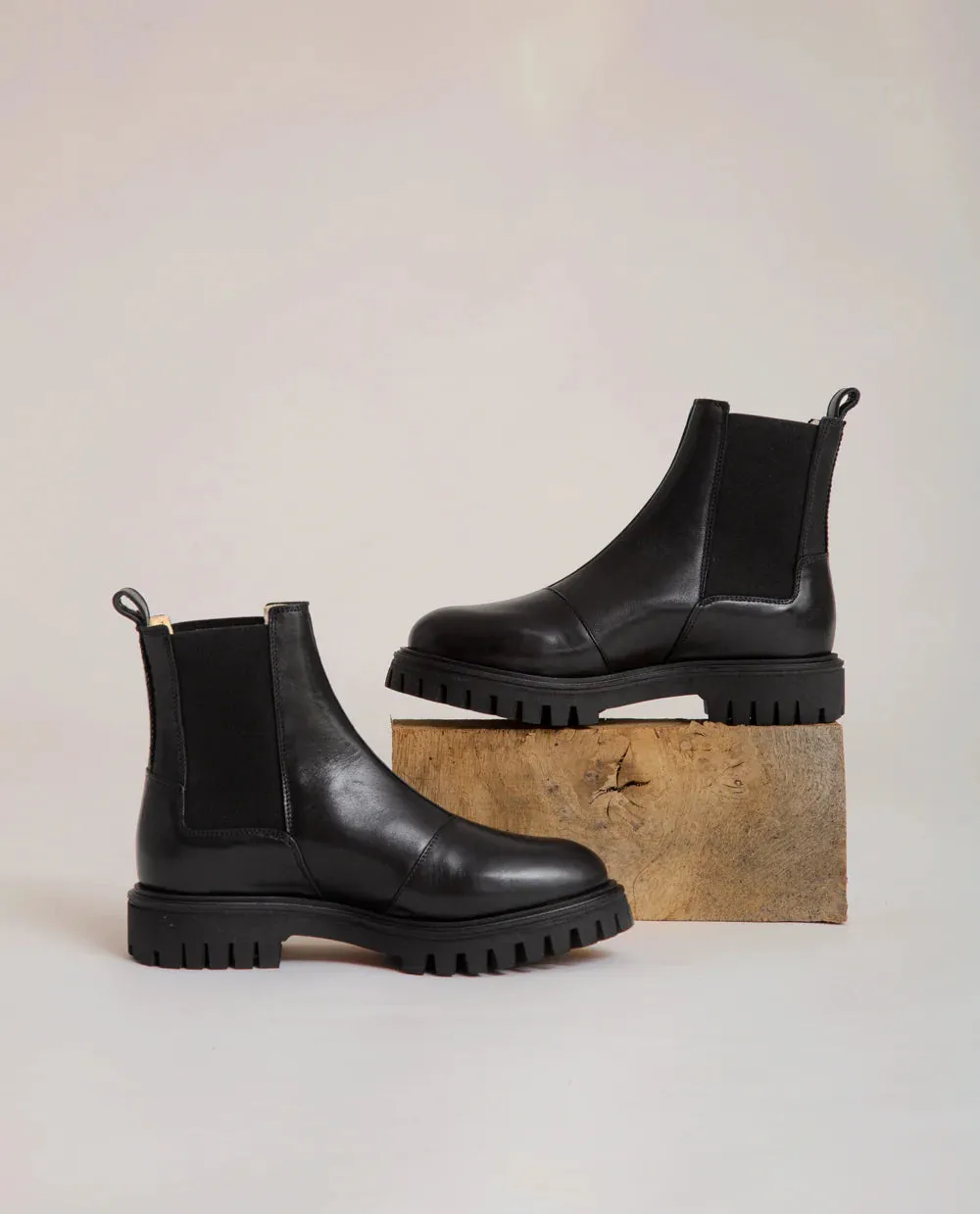 Milan leather boot black