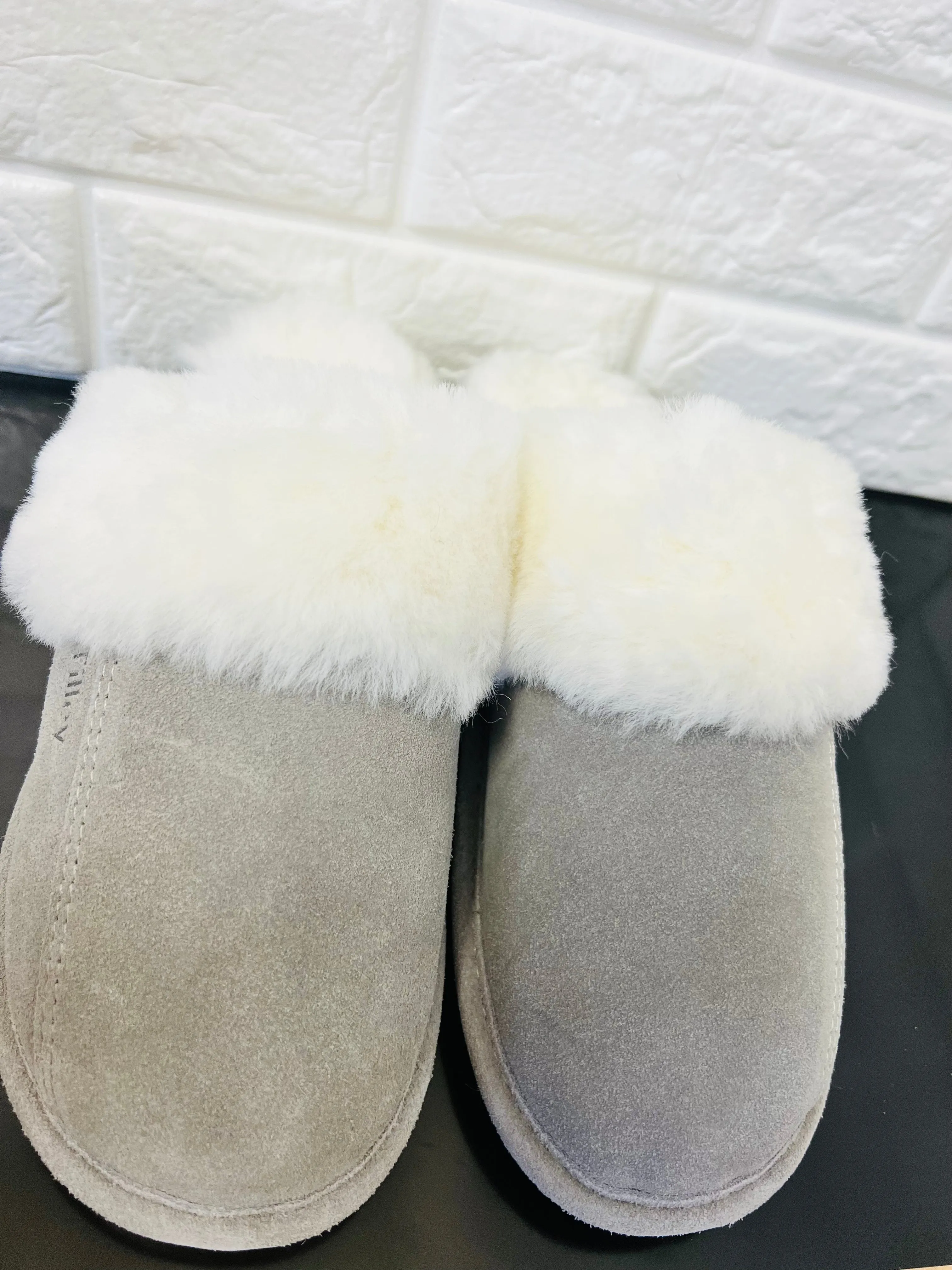 New Product not even in stores or online yet! Women's Cow Suede & Shearling Slippers by Tilley Co. MSRP 130  GREY Sz 7