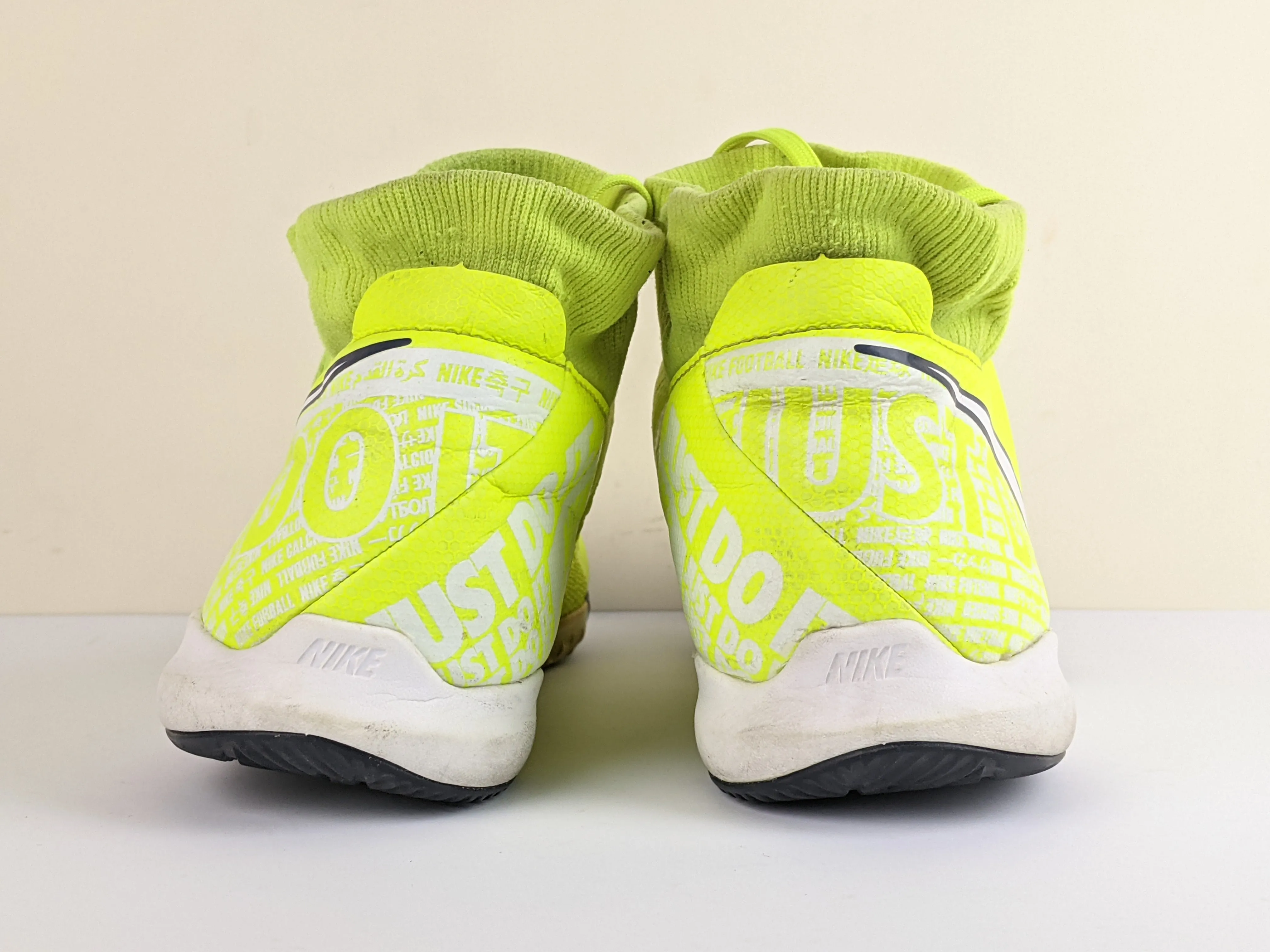 Nike Phantom VSN Academy IC 'Volt