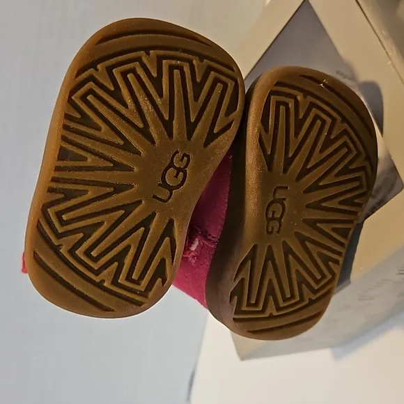 (NWB) INFANT UGG BOOTS