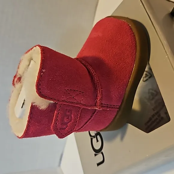 (NWB) INFANT UGG BOOTS