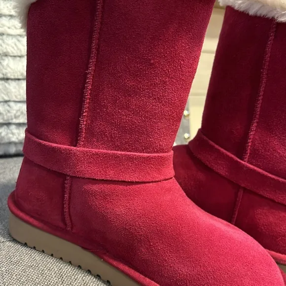 Pink koolaburra by Ugg boots