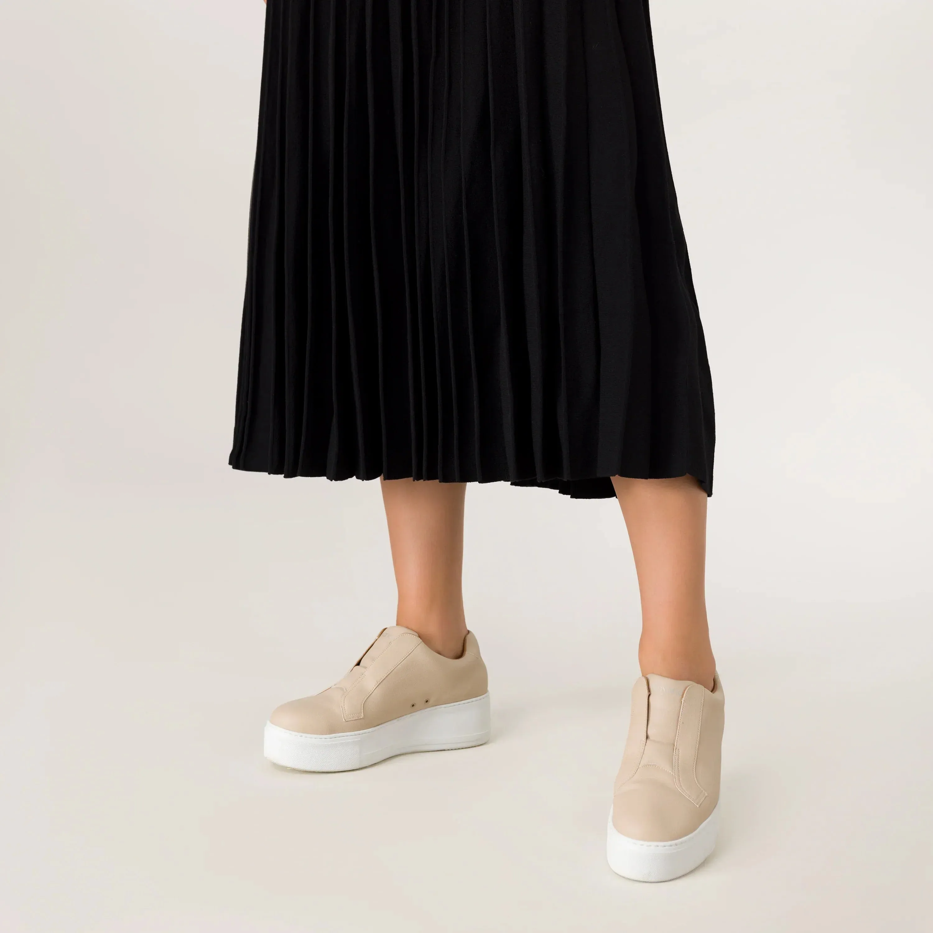 Pleated Knit Dress - SEASONAL BLACK
