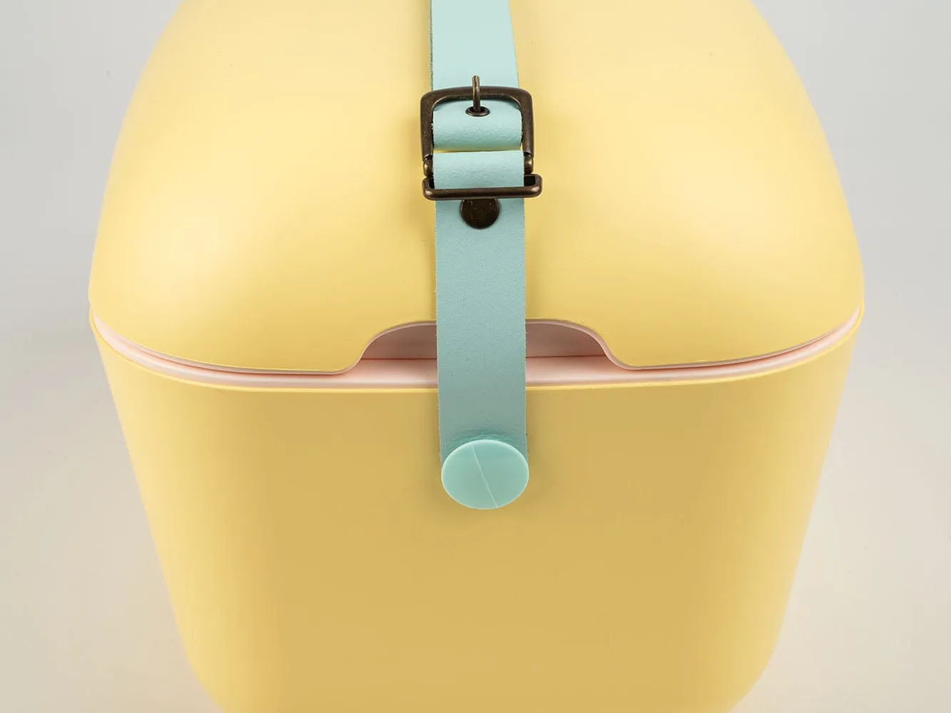 Polarbox Classic Yellow And Blue 20 Liter 10002