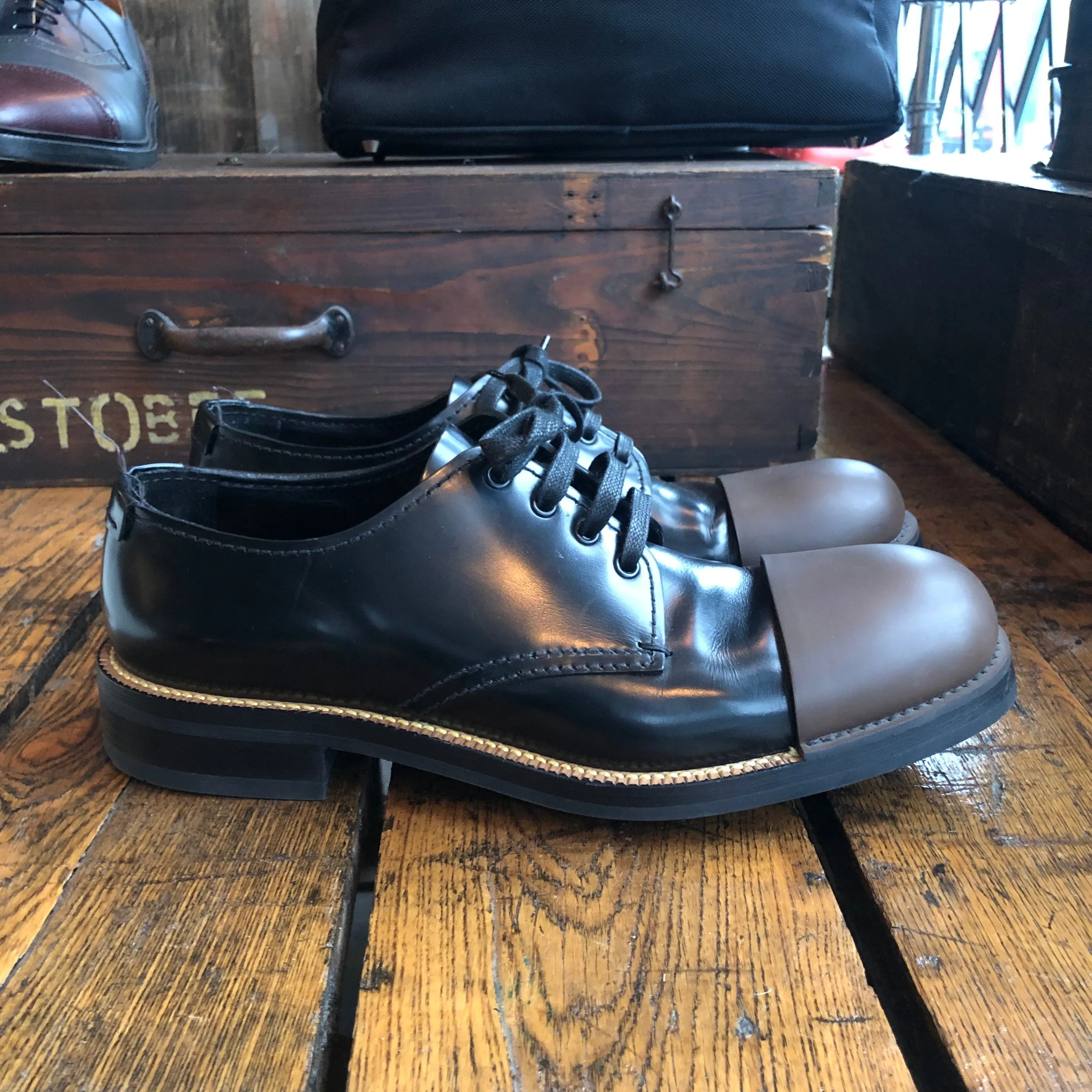 Prada Black & Brown Toe Cap Lace Up Oxfords - 9