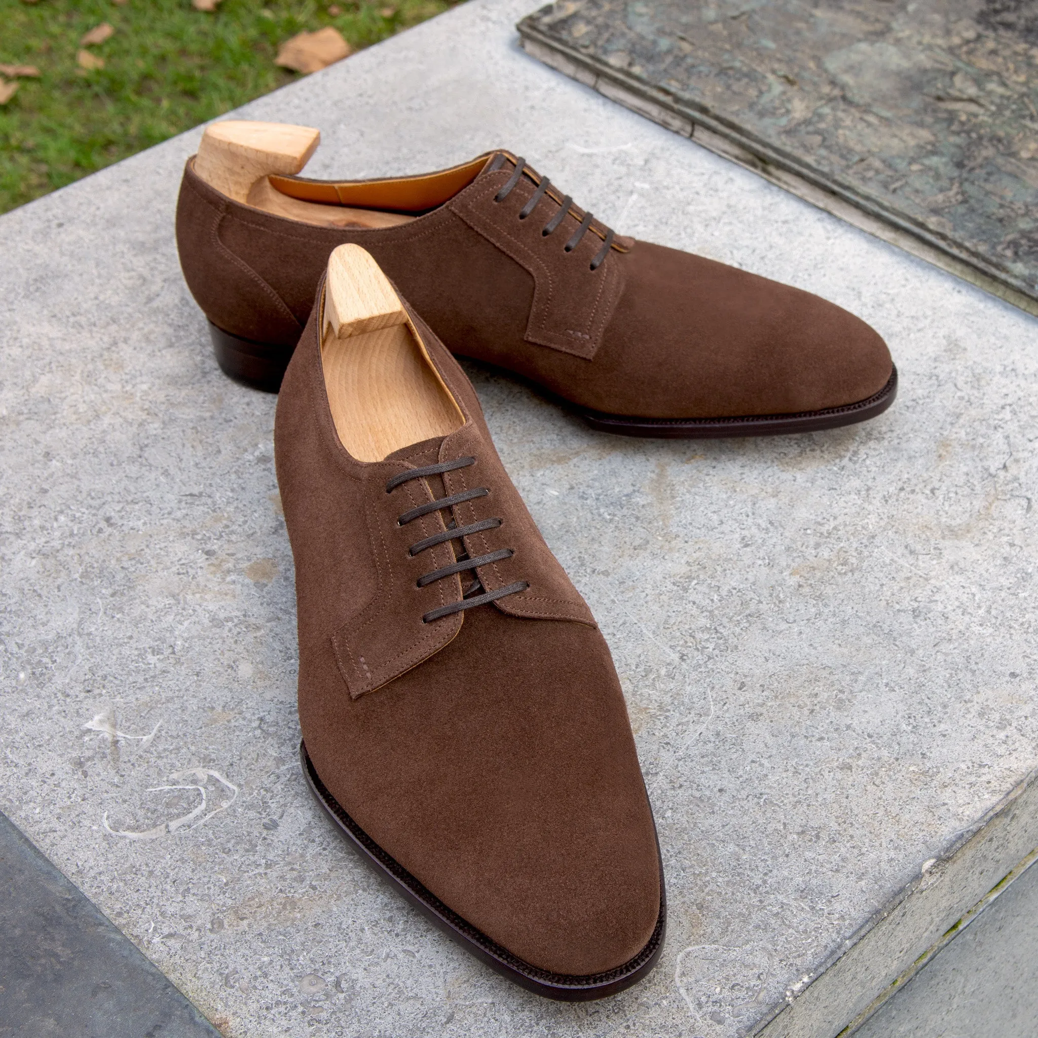 Raj Singhs Brown Suede 5-Eyelet Derby – Handcrafted Italian Leather Elegance