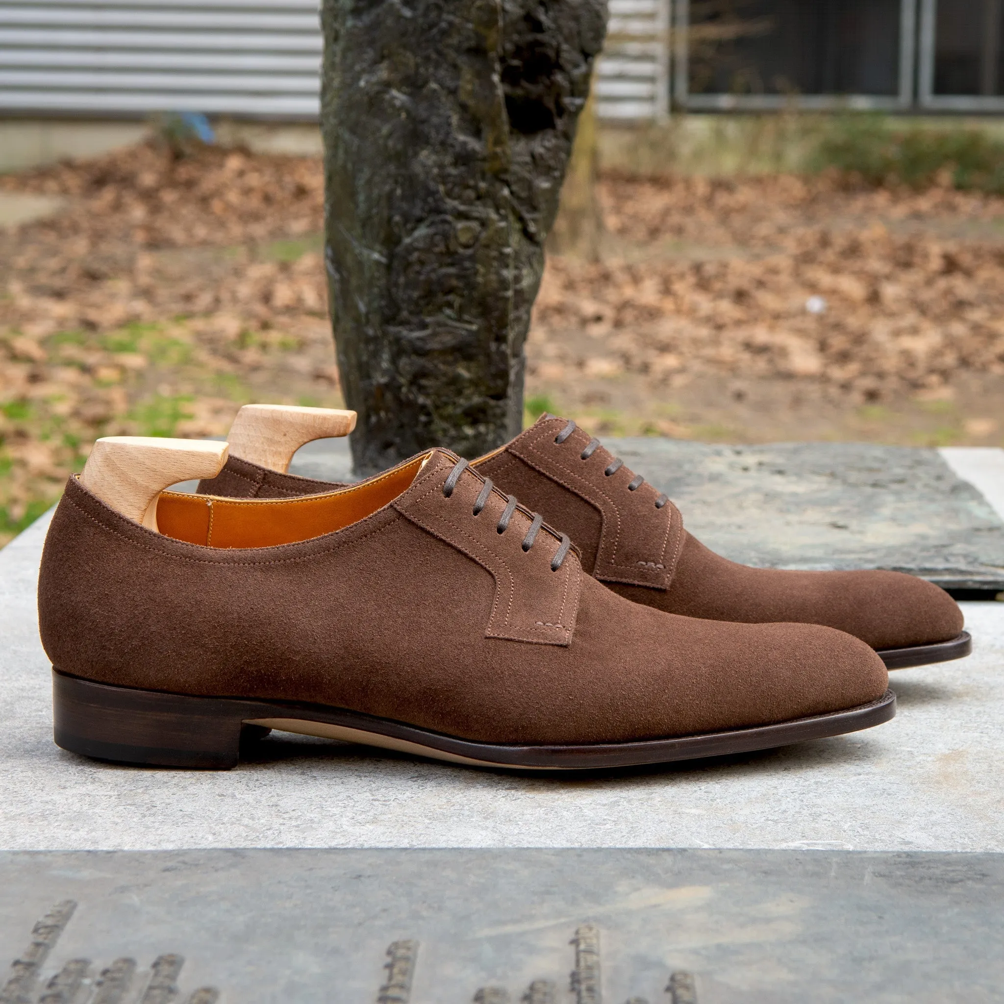 Raj Singhs Brown Suede 5-Eyelet Derby – Handcrafted Italian Leather Elegance