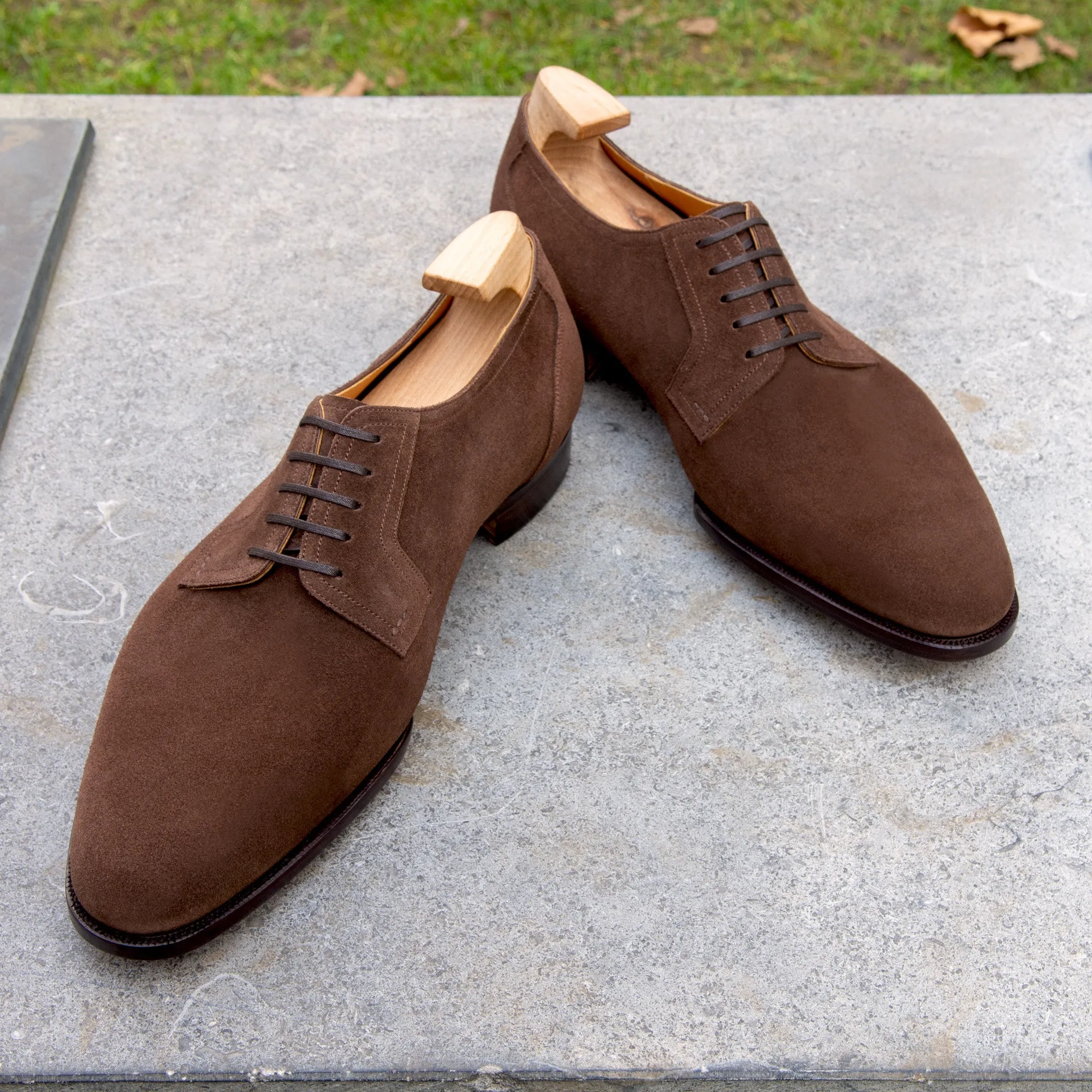 Raj Singhs Brown Suede 5-Eyelet Derby – Handcrafted Italian Leather Elegance