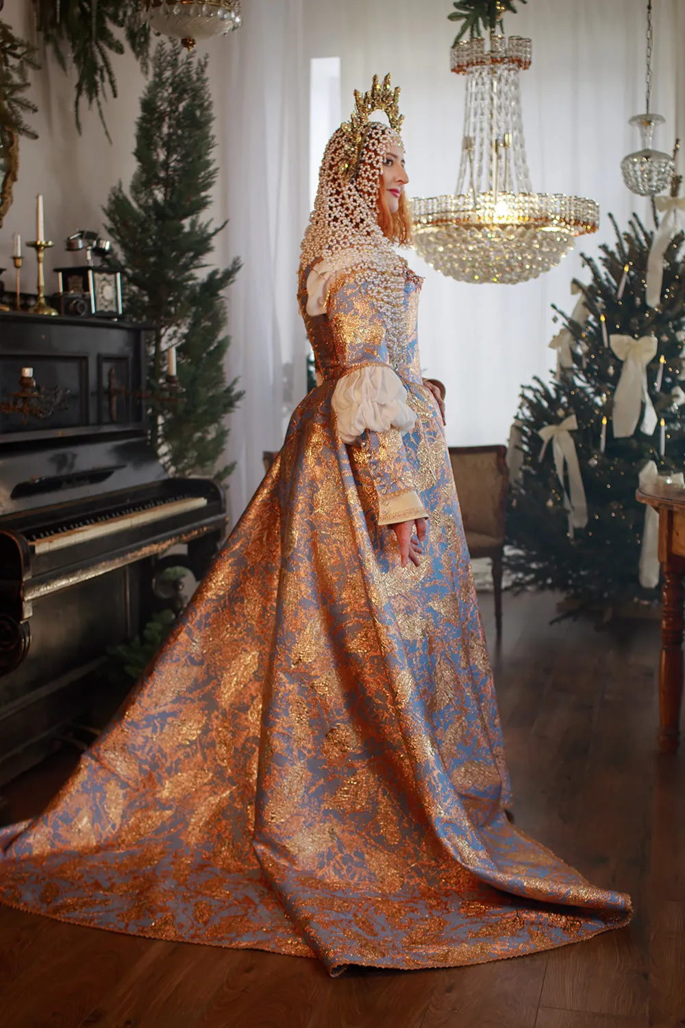 Renaissance Elegance Gown, Italian 16th Century-Inspired Corset Dress