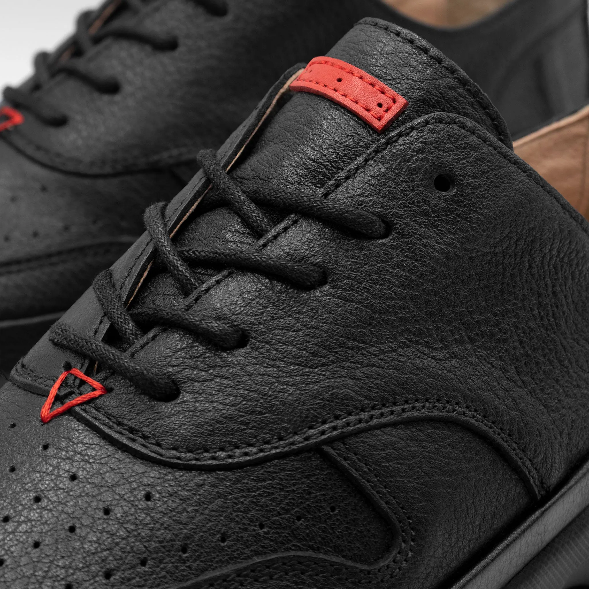 Sisero / Black