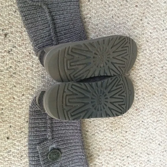 Ugg Austrailia grey knit boots, size 3 in KIDS
