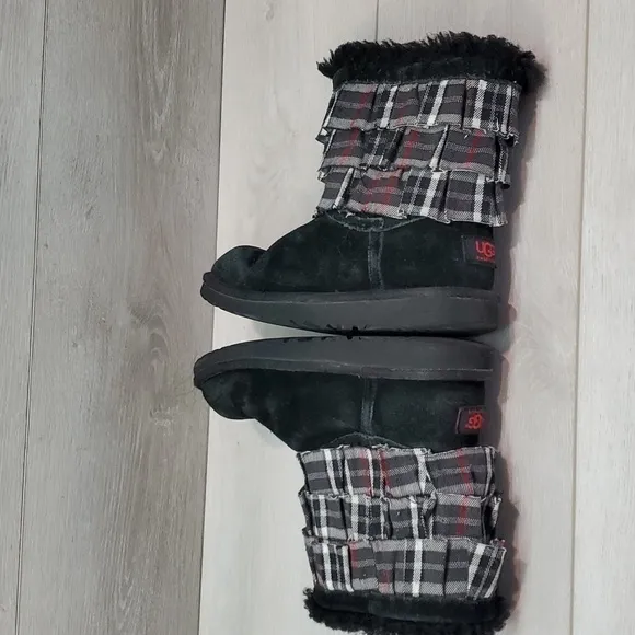 Ugg Australia Big Kids Elloise Girls Short Boots Sheepskin Leather shoes sz 3
