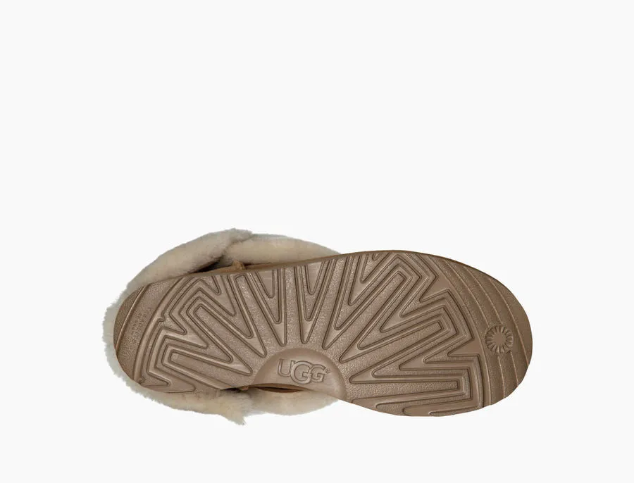 UGG Australia Women's Classic Cuff Short | Chestnut