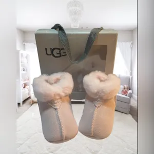 UGG Baby Pink Gojee Boots Sz 2/3