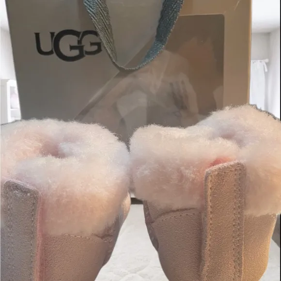UGG Baby Pink Gojee Boots Sz 2/3