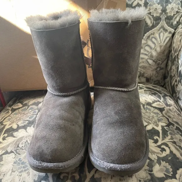 UGG Bailey Bow Boots Grey size 4