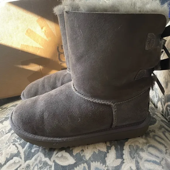 UGG Bailey Bow Boots Grey size 4