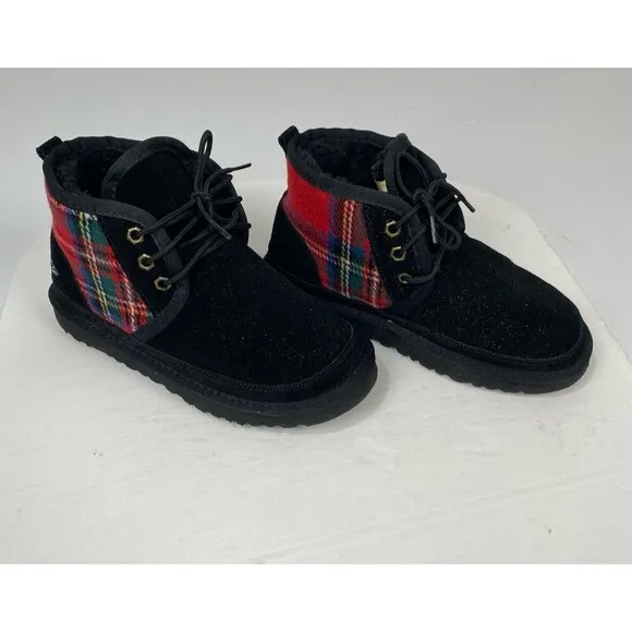 UGG boots Big boys size 7 with laces and logo in black and red with checkered.