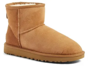 UGG: Classic Mini II in Chestnut